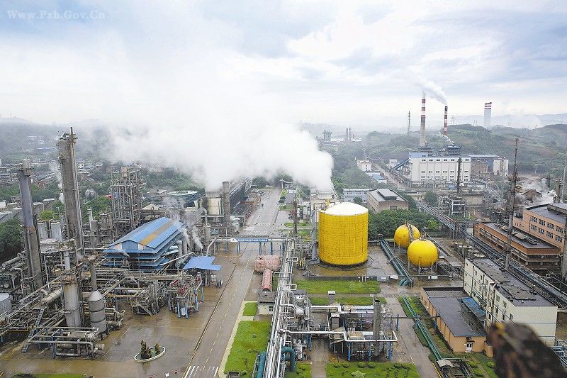 泸天化厂区.本报记者 何海洋 摄