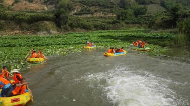 芭蕉箐休闲漂流.jpg