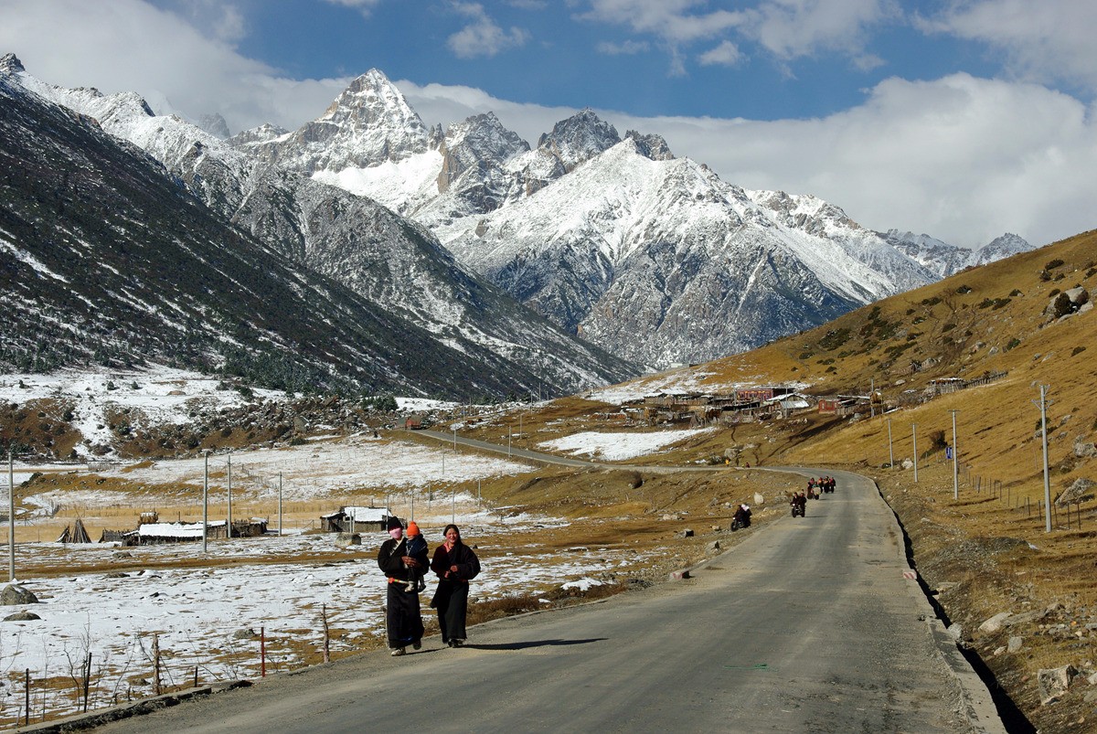 雀儿山隧道通车啦!这个国庆去德格探秘康巴文化胜地