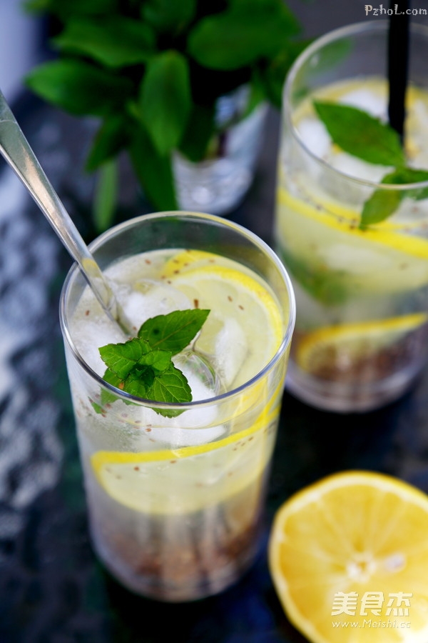 奇亚籽柠檬饮的做法