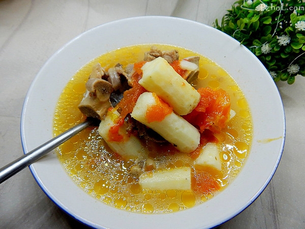 西红柿山药牛骨汤的做法