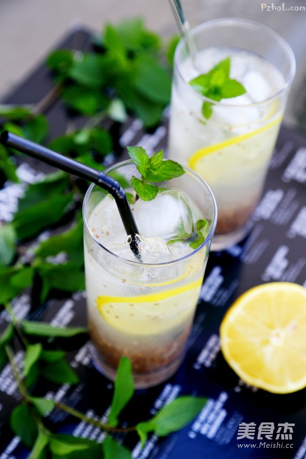 奇亚籽柠檬饮的做法